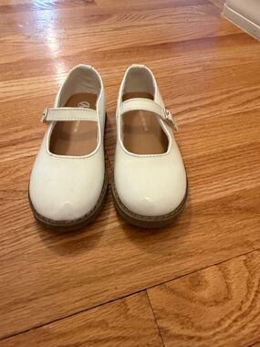 Classic White Mary Jane Kids Shoes